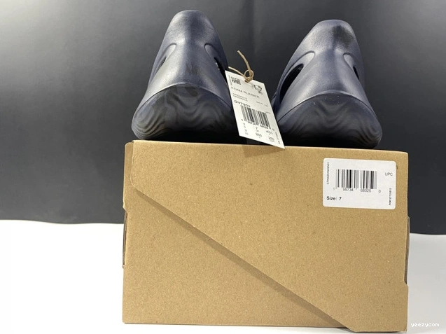 RNNR Foam Adidas Yeezy Blue GV7903 Mineral 0904